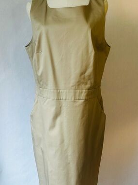 Vintage Banana Republic Classic Sheath Dress in Khaki beige stretch cotton